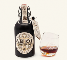 Produktbild von AHOI – Ein neuer Rum in der Stadt: Ein ehrlicher Rum mit einer feinen Vanille-Note und starken 40% aus dem Hafen der Stadt mit Liebe gemacht