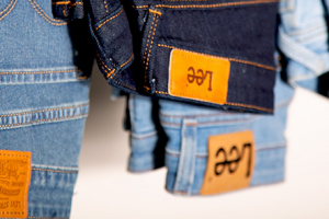 Bild von Frauen Jeans bis zu 70% Rabatt