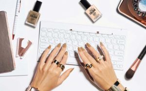 Produktbild von Werde jetzt Teil unserer AVON-Familie und sichere Dir Vorteile!